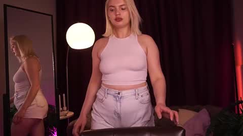  Amelia  online show from 04-30-26, 03:57