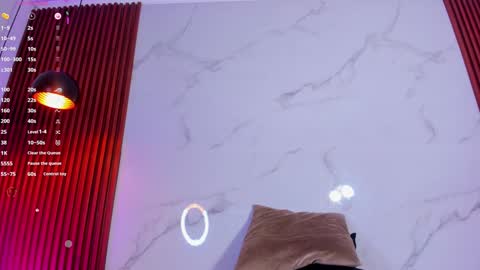 Snapshot of amelie_leigh chatting on 01-24-25, 07:51 Alejandra online show from 01-24-25, 07:51