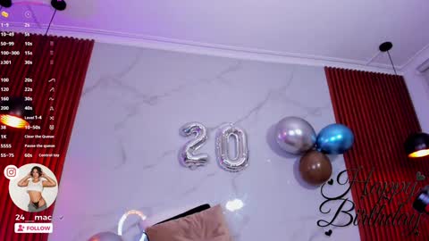 Snapshot of amelie_leigh chatting on 01-25-25, 08:00 Alejandra online show from 01-25-25, 08:00