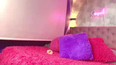 Amelie online show from 12-14-25, 12:43