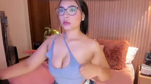 Snapshot of amelie_x chatting on 08-05-26, 12:19 Amelie online show from 08-05-26, 12:19