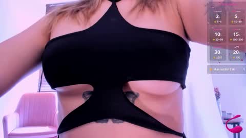 Snapshot of ameliegraham chatting on 11-25-25, 02:17 Amelie Graham online show from 11-25-25, 02:17