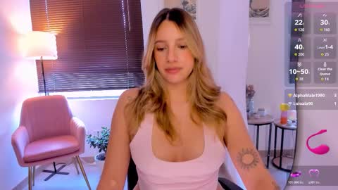 Snapshot of ameliegraham chatting on 02-12-26, 06:25 Amelie Graham online show from 02-12-26, 06:25