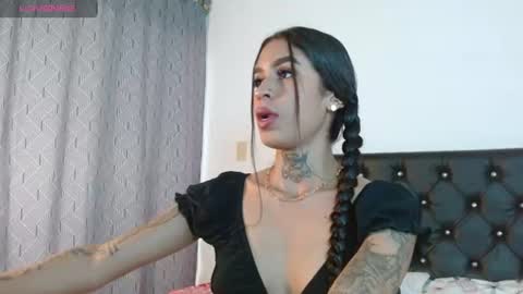 Snapshot of ameliejoness_ chatting on 07-01-26, 09:25 Ameliejoness online show from 07-01-26, 09:25