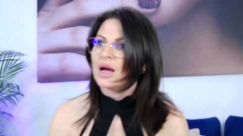 Snapshot of ameliekeys chatting on 01-17-25, 03:00 Amelie online show from 01-17-25, 03:00