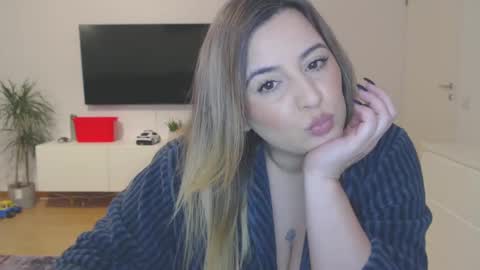 ameliesander online show from 12-13-24, 03:05