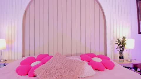 Amelia online show from 02-21-26, 09:05