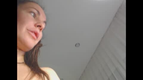 amelinamersi online show from 10-22-25, 03:45