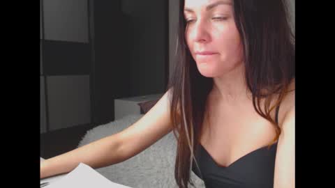 amelinamersi online show from 11-15-25, 08:27