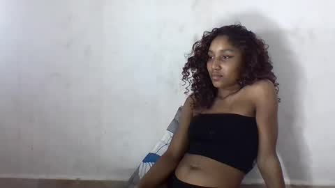 amelisy20005 online show from 04-28-26, 02:27