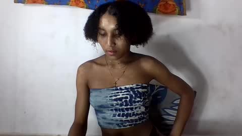 amelisy20005 online show from 04-28-26, 08:14