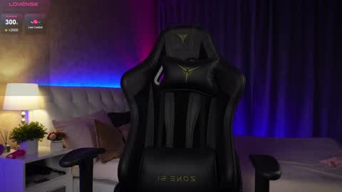 Snapshot of amelyxxx chatting on 12-26-24, 12:25 Amy online show from 12-26-24, 12:25