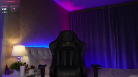 Snapshot of amelyxxx chatting on 01-02-25, 04:09 Amy online show from 01-02-25, 04:09