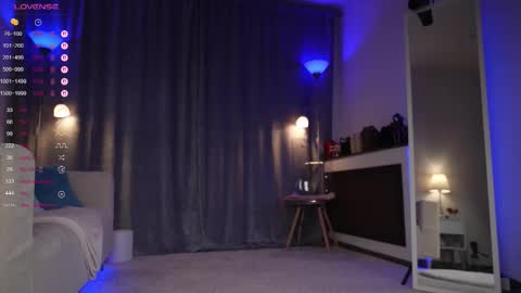 Snapshot of amelyxxx chatting on 09-22-25, 01:40 Amy online show from 09-22-25, 01:40