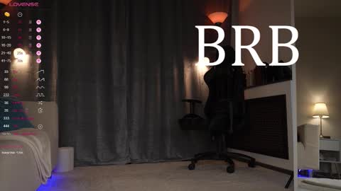 Snapshot of amelyxxx chatting on 09-28-25, 01:11 Amy online show from 09-28-25, 01:11