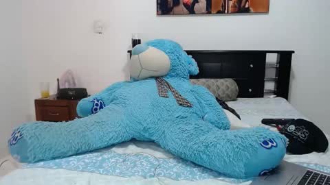 Snapshot of americanbig_dick chatting on 12-20-24, 06:45 Lucian online show from 12-20-24, 06:45