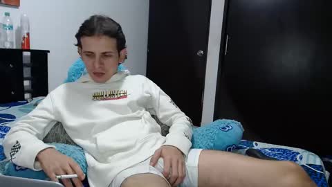 Snapshot of americanbig_dick chatting on 02-22-25, 09:01 Lucian online show from 02-22-25, 09:01