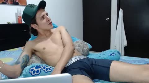 Snapshot of americanbig_dick chatting on 03-11-25, 02:21 Lucian online show from 03-11-25, 02:21