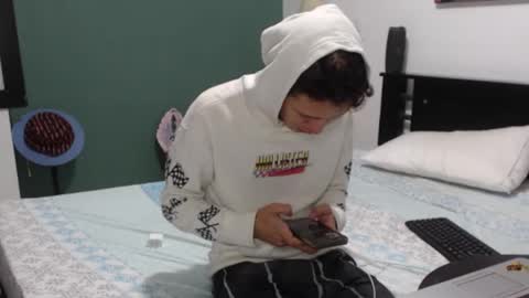 Snapshot of americanbig_dick chatting on 09-16-25, 11:33 Lucian online show from 09-16-25, 11:33