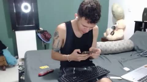 Snapshot of americanbig_dick chatting on 10-03-25, 02:30 Lucian online show from 10-03-25, 02:30