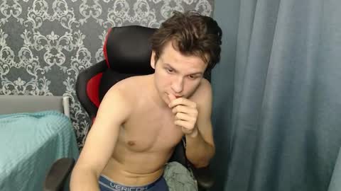 Snapshot of ameson1337 chatting on 01-10-26, 05:42 Jesse online show from 01-10-26, 05:42