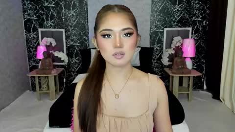 Claire online show from 10-28-25, 03:43