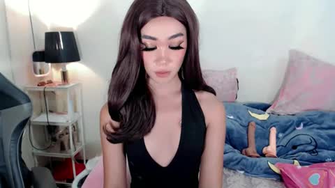 Snapshot of ami_lewis chatting on 10-21-25, 04:51 JOANNA online show from 10-21-25, 04:51