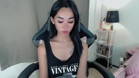 Snapshot of ami_lewis chatting on 11-18-25, 07:35 JOANNA online show from 11-18-25, 07:35