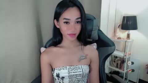 Snapshot of ami_lewis chatting on 11-20-25, 03:01 JOANNA online show from 11-20-25, 03:01