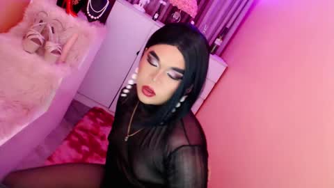 Queen Mireska online show from 01-14-25, 04:18