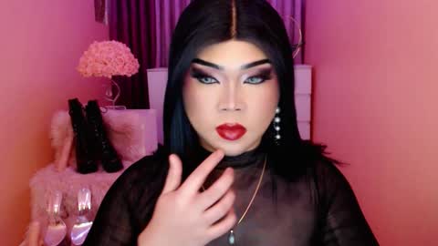 Queen Mireska online show from 09-25-25, 02:54