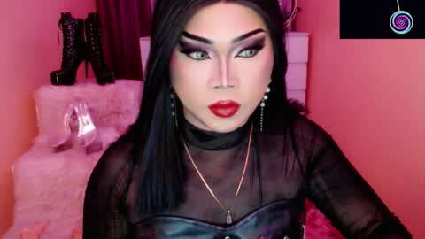 Queen Mireska online show from 10-23-25, 01:54