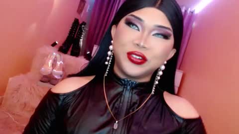 Snapshot of amiadoll chatting on 02-21-26, 04:41 Queen Mireska online show from 02-21-26, 04:41