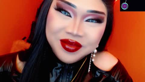 Snapshot of amiadoll chatting on 03-04-26, 03:40 Queen Mireska online show from 03-04-26, 03:40