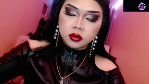 Snapshot of amiadoll chatting on 03-06-26, 04:25 Queen Mireska online show from 03-06-26, 04:25