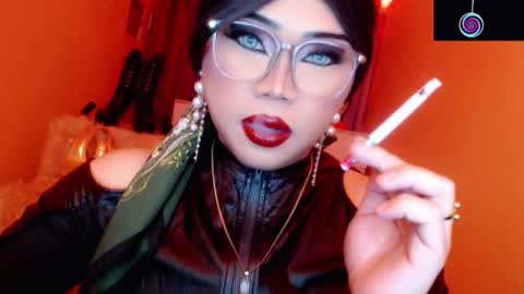 Snapshot of amiadoll chatting on 03-12-26, 04:24 Queen Mireska online show from 03-12-26, 04:24