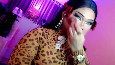 Queen Mireska online show from 06-26-26, 05:39