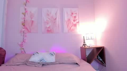 Snapshot of amiiclark chatting on 02-07-26, 07:06 AmiiClark online show from 02-07-26, 07:06