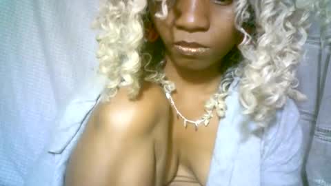 Snapshot of aminah01 chatting on 01-04-25, 05:16 aminah01 online show from 01-04-25, 05:16