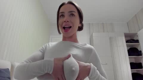 Snapshot of aminaswan_ chatting on 06-01-26, 06:20 Kristina online show from 06-01-26, 06:20