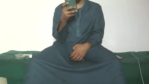 Snapshot of amir_elaraby chatting on 09-26-25, 05:33 Amir online show from 09-26-25, 05:33