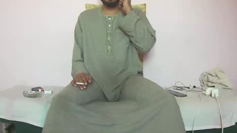 Snapshot of amir_elaraby chatting on 10-29-25, 12:07 Amir online show from 10-29-25, 12:07