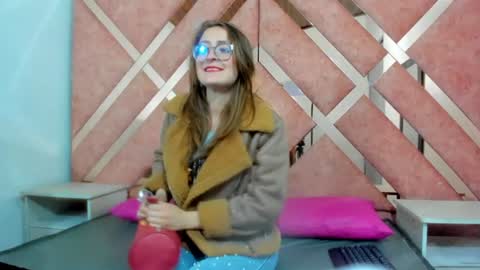 amira xx2 online show from 08-09-26, 08:14