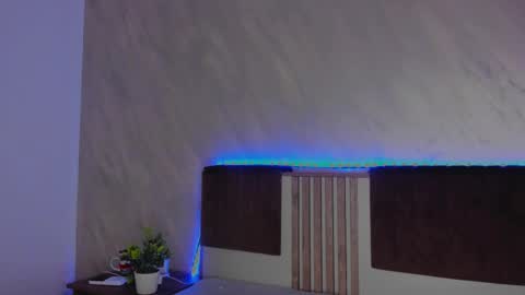 Snapshot of amiraanne chatting on 10-17-25, 02:04 AmiraAnne online show from 10-17-25, 02:04