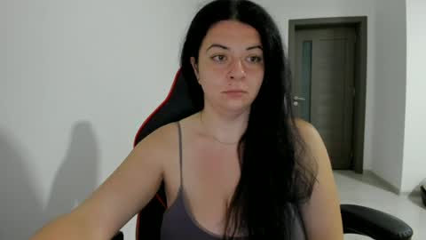 Snapshot of amiraisa chatting on 06-17-26, 01:30 Amiraisa online show from 06-17-26, 01:30