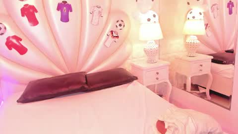 amirajones online show from 07-09-26, 02:04