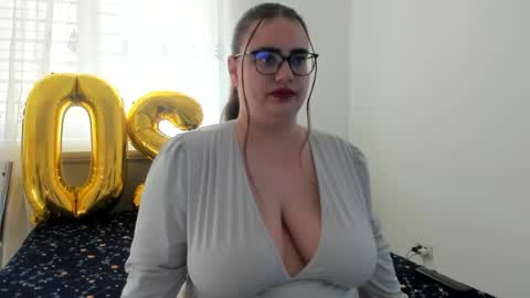 Amira Vyxen online show from 04-28-26, 06:40