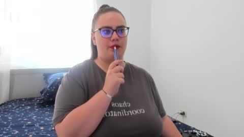 Amira Vyxen online show from 05-04-26, 06:20