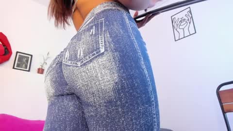 hi guys im ariani ill be off till december 1st for vacation if u want u can add me on snapchat by bio and talk or play there online show from 01-08-25, 08:07