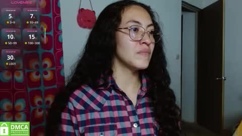 Snapshot of amitlu_ chatting on 12-13-25, 11:32 amitlu_ online show from 12-13-25, 11:32